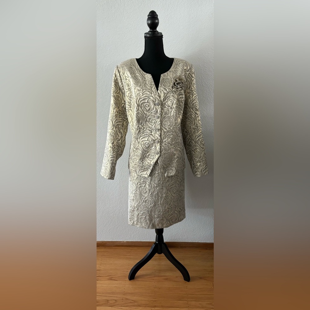 Midnight Velvet 2pc Metallic Silver&Gold Floral Jacquard Suit Skirt w Flower 18W